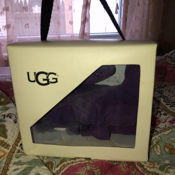 BRAND NEW 2/3 TODDLER UGGS - Picture 1 of 3